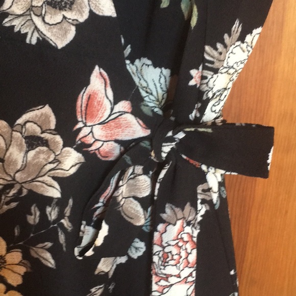 bobeau Dresses & Skirts - Dark floral midi/maxi wrap dress.